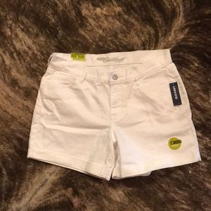 NWT Old Navy White size 8 Regular Shorts